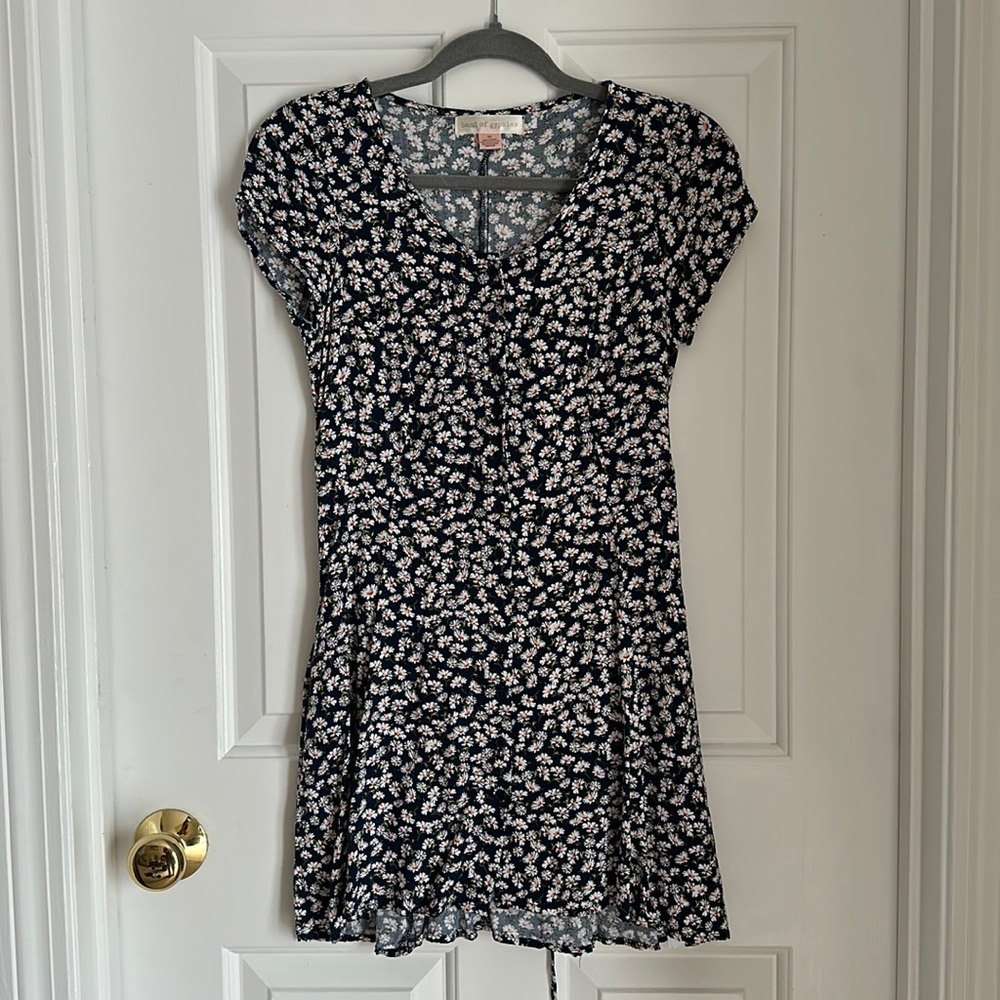 Navy Blue Floral Print Spring/Summer Dress ShortSleeve, Ties in back Size XS